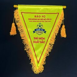 Cờ bóng đá tam giác in theo yêu cầu
