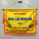 Cờ lưu niệm giải giao lưu bóng đá