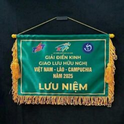 Cờ lưu niệm giao lưu môn điền kinh sinh viên