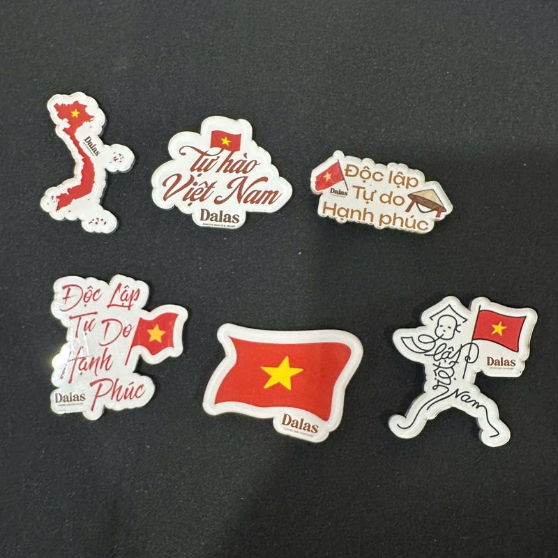 Huy hiệu ghim cài đa dạng hình dáng