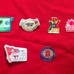 Huy hiệu cài áo kim loại cá nhân doanh nghiệp