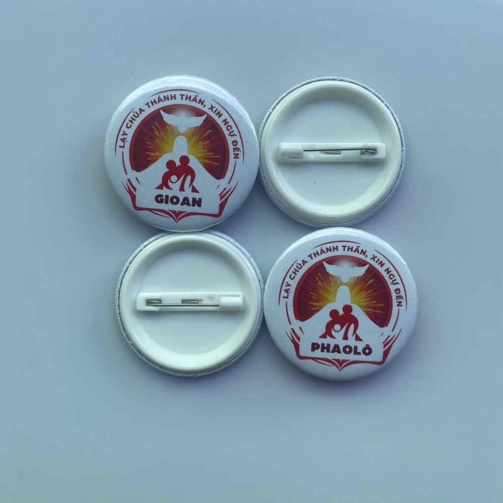 Pin cài áo theo yêu cầu