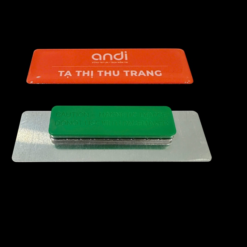 Bảng tên nhân viên gắn nam châm