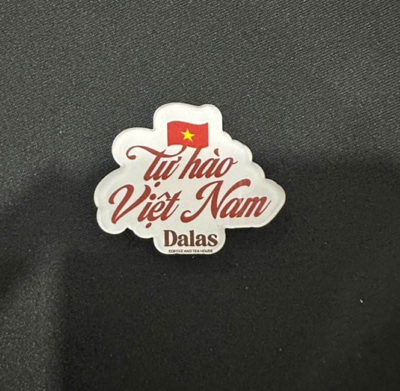 Huy hiệu in tự hào Việt Nam theo yêu cầu