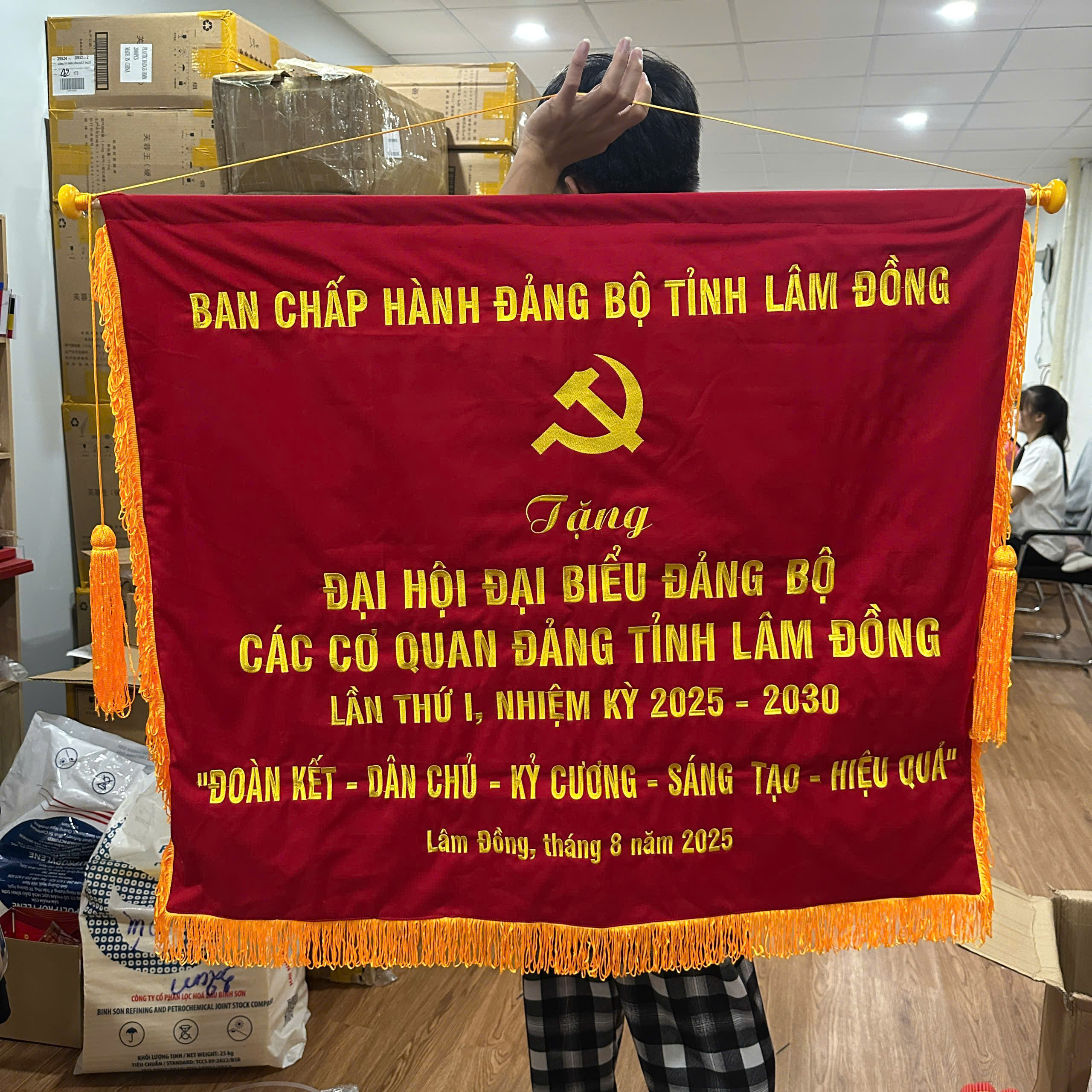 Cờ Đảng ban chấp hành tỉnh Lâm Đồng