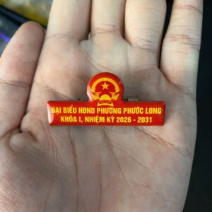 Huy hiệu kim loại cắt viền