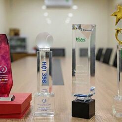 Xưởng sản xuất cúp pha lê theo yêu cầu