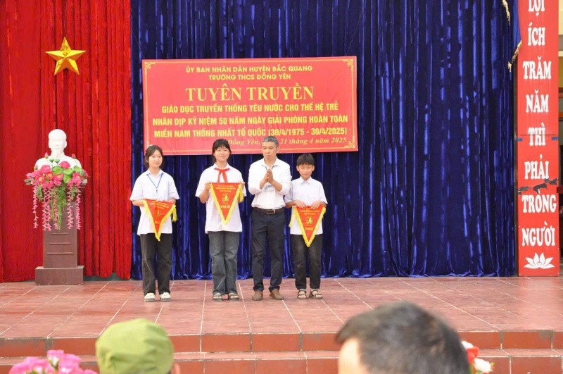 Cờ học sinh giỏi in theo số lượng