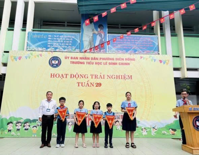 Cờ học sinh giỏi in theo yêu cầu