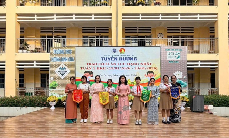 Cờ học sinh giỏi thiết kế chuẩn yêu cầu