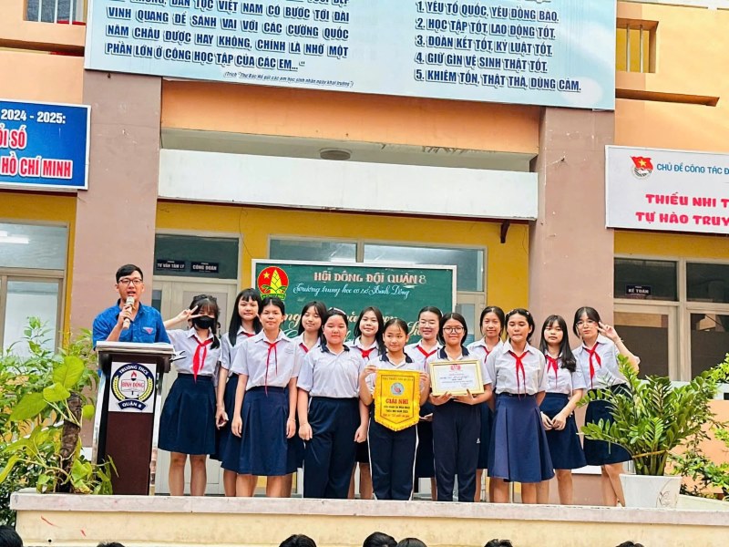 Cờ luân lưu tại trường học