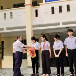 Cờ lưu niệm học sinh giỏi