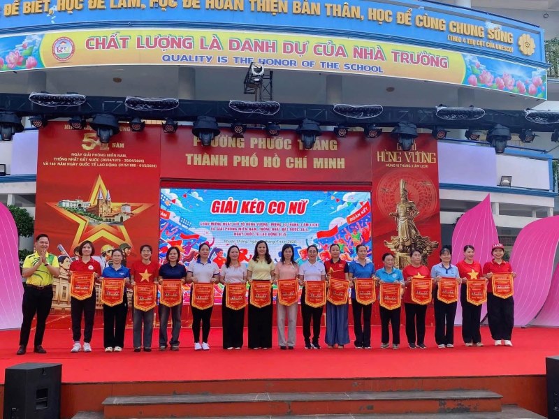 Cờ lưu niệm thiết kế theo yêu cầu Cờ học sinh giỏi in logo trường
