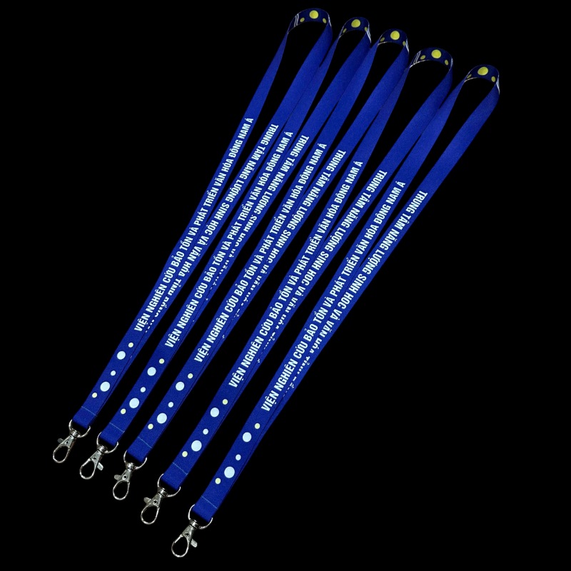 lam-day-lanyard-theo-yeu-cau-2915