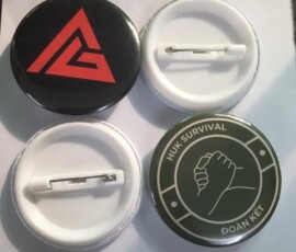 Nội dung và logo được in theo yêu cầu của khách Huy hiệu nhựa tròn cài áo theo yêu cầu