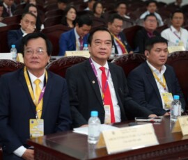 Dây đeo hội nghị theo yêu cầu