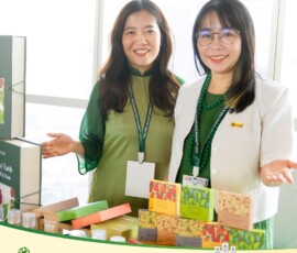Thẻ đeo cho bản tổ chức sự kiện Thẻ đeo cho bản tổ chức sự kiện
